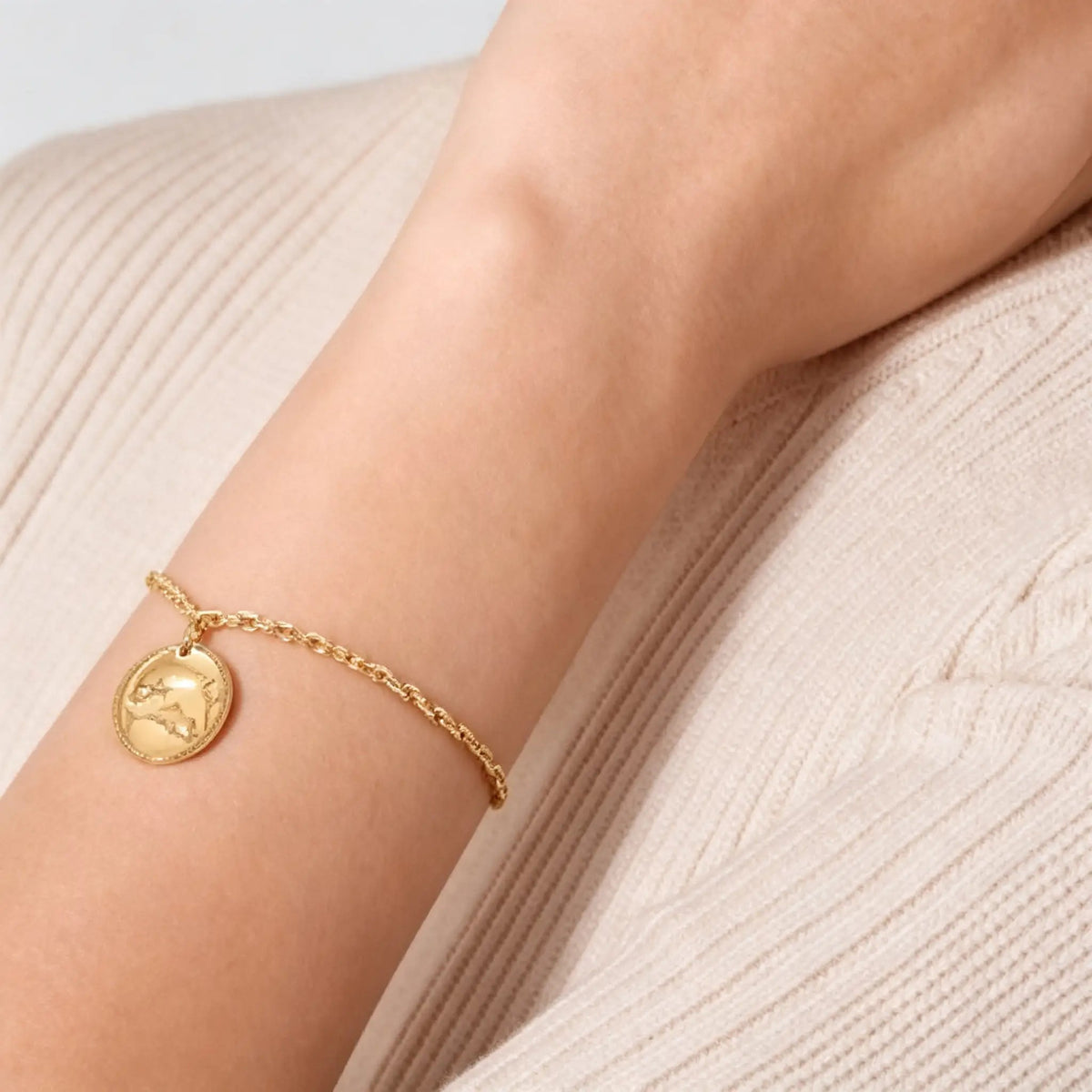 Van Cleef & Arpels Zodiaque Pisces Gold Bracelet