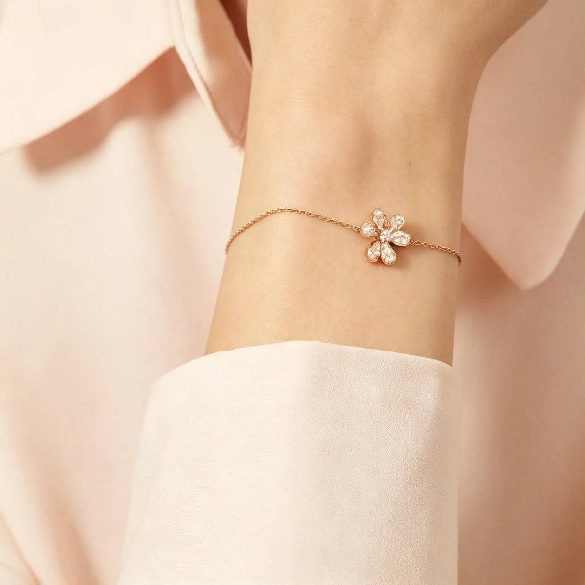 Van Cleef & Arpels Frivole Collection Mini Clover Bracelet