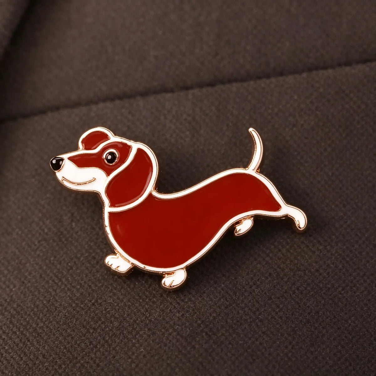 Van Cleef & Arpels Lucky Animals collection dachshund brooch