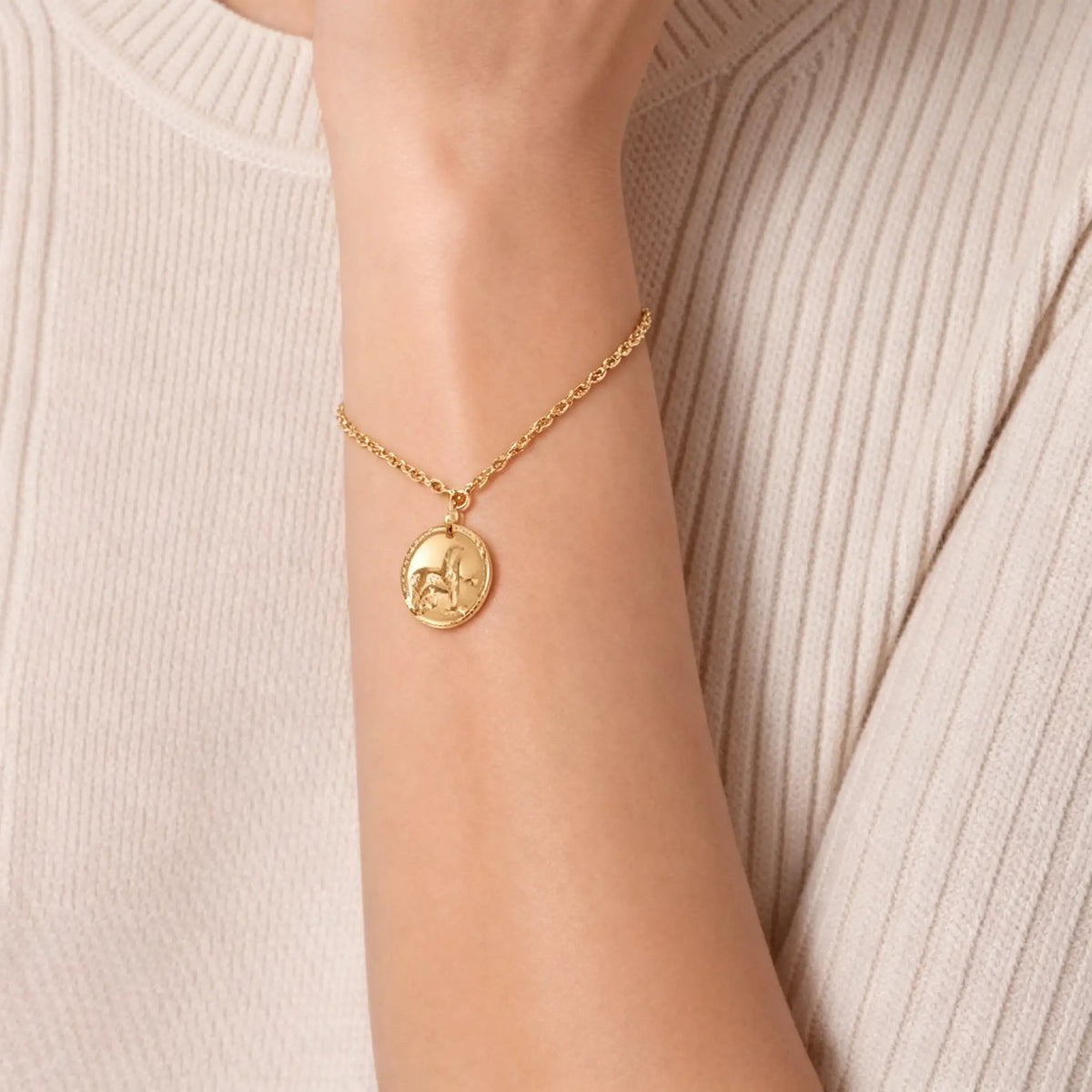 Van Cleef & Arpels Zodiaque Collection Leo Gold Bracelet