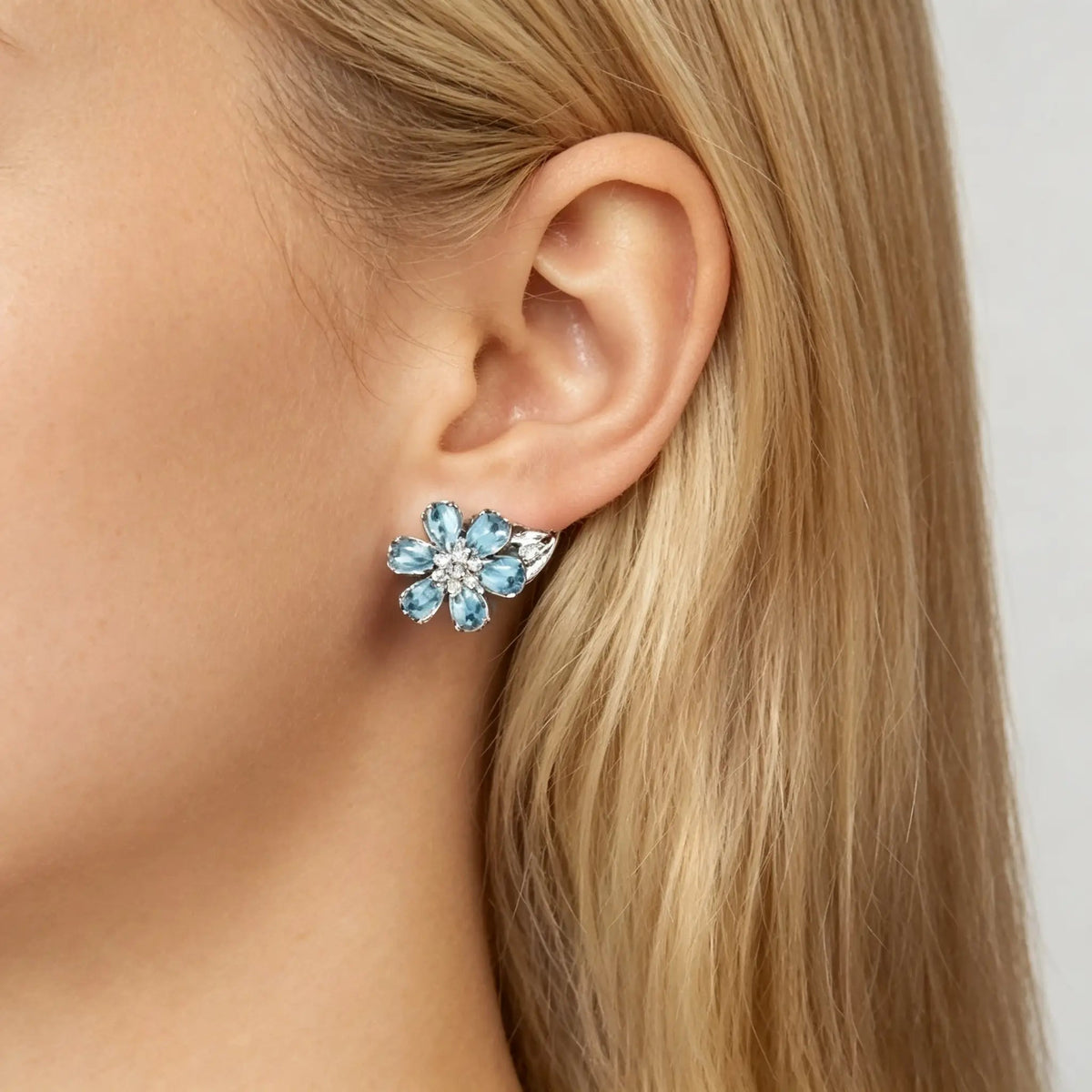 Van Cleef & Arpels Fleurs d’Hawaï Collection Aquamarine and Diamond Flower Earrings