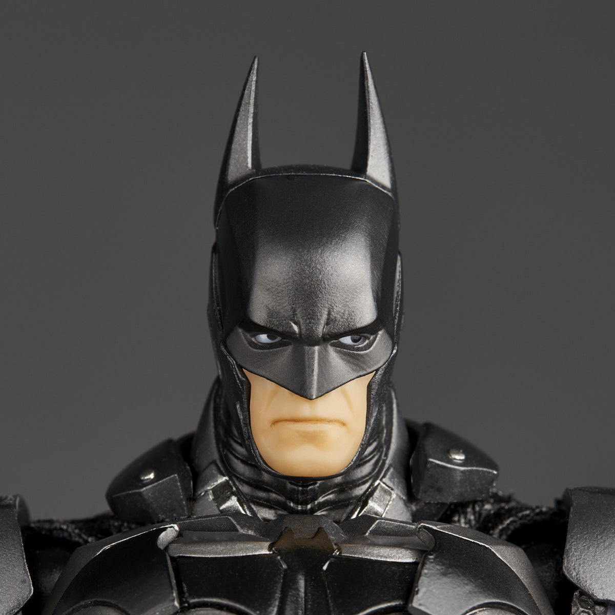 Revoltech Amazing Yamaguchi Batman Arkham Knight