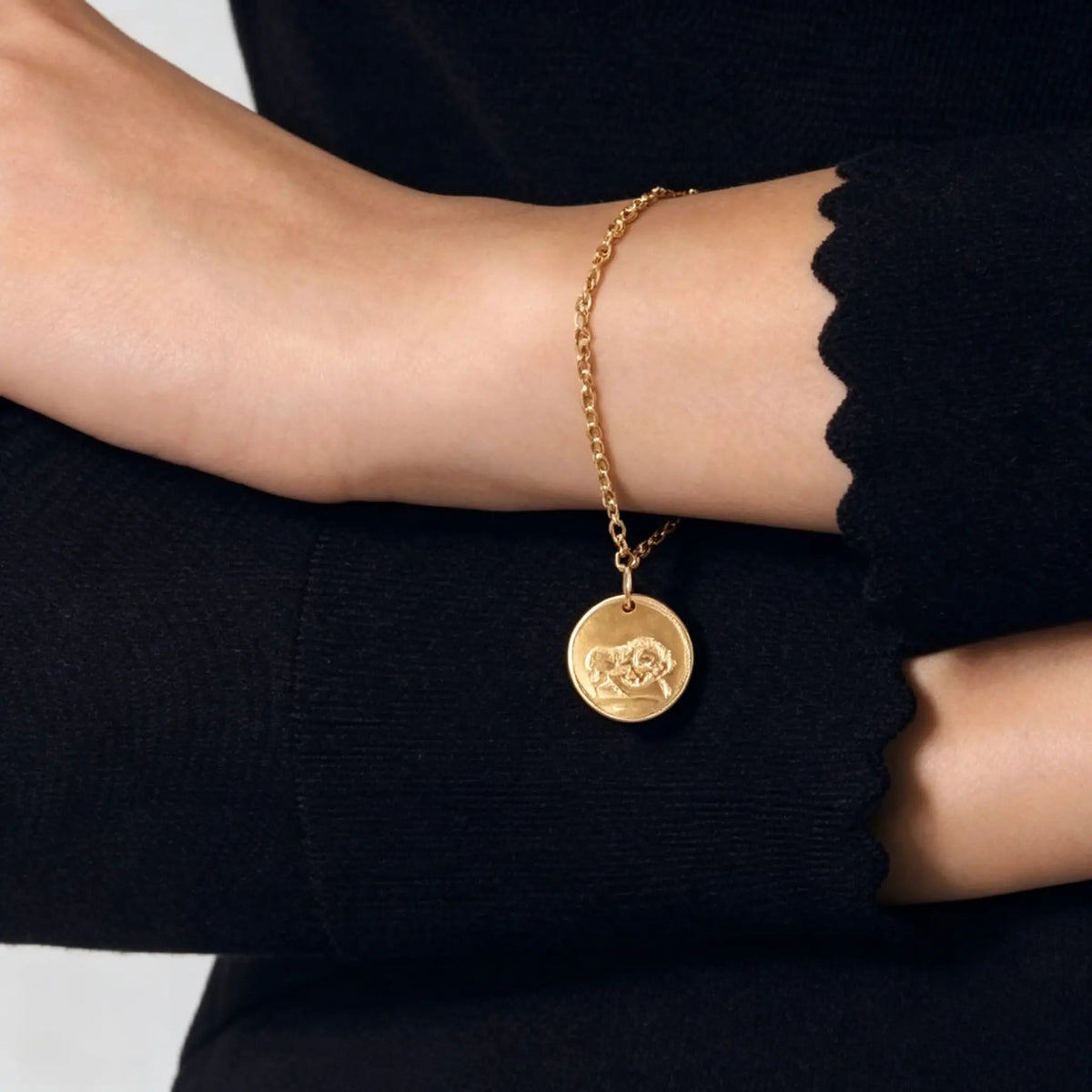 Van Cleef & Arpels Zodiaque Aries Gold Bracelet